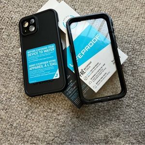 NWB LifeProof Frē iPhone 13